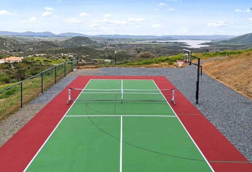 Slice Of Heaven By Avantstay Breathtaking Views!