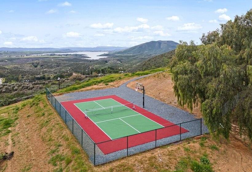 Slice Of Heaven By Avantstay Breathtaking Views!