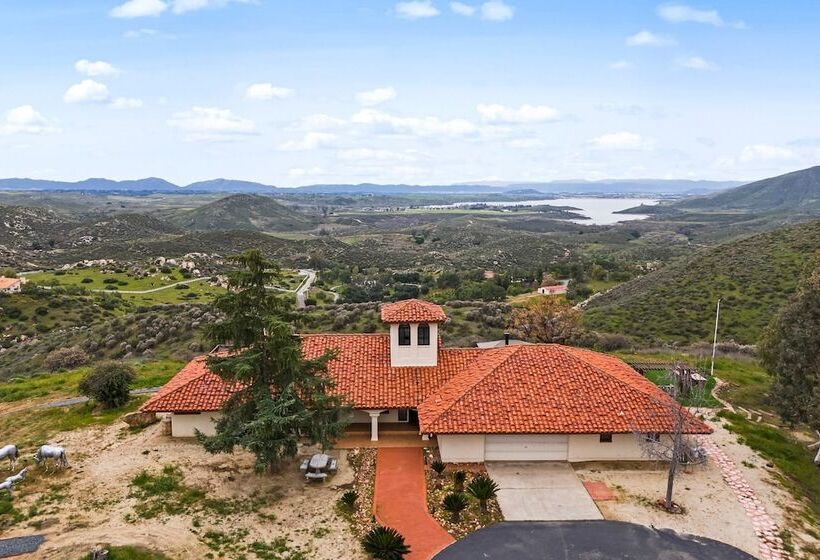 Slice Of Heaven By Avantstay Breathtaking Views!