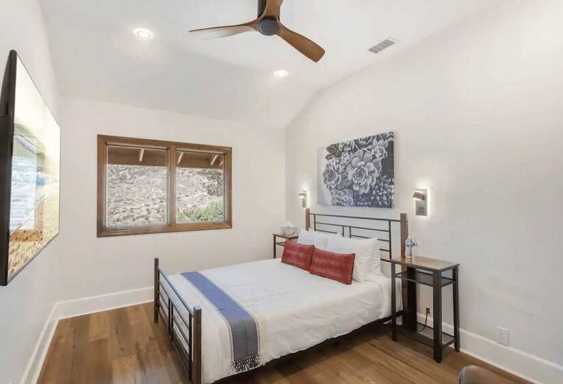 Slice Of Heaven By Avantstay Breathtaking Views!