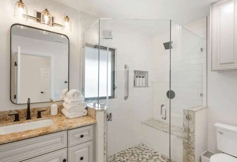 Slice Of Heaven By Avantstay Breathtaking Views!