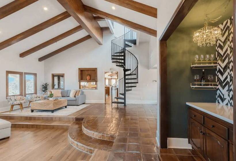 Slice Of Heaven By Avantstay Breathtaking Views!