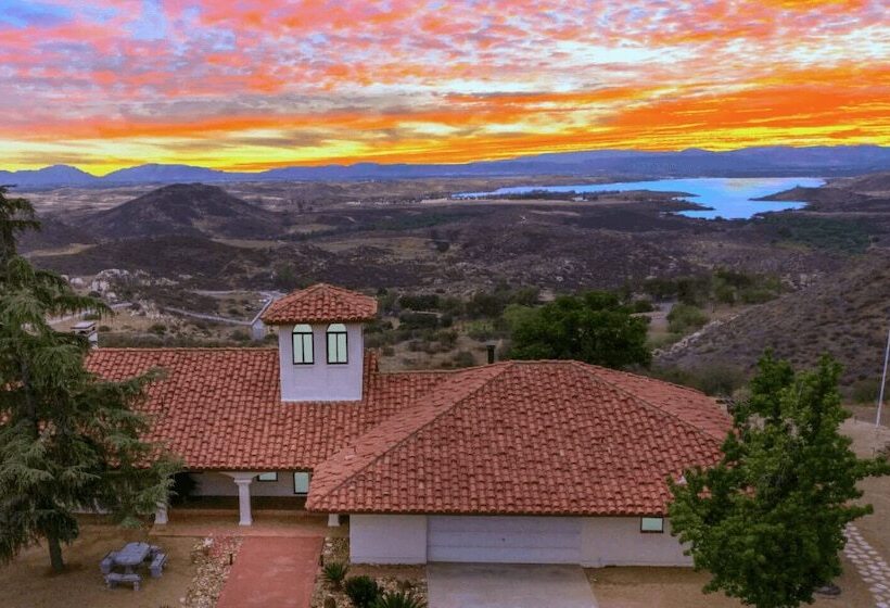 Slice Of Heaven By Avantstay Breathtaking Views!