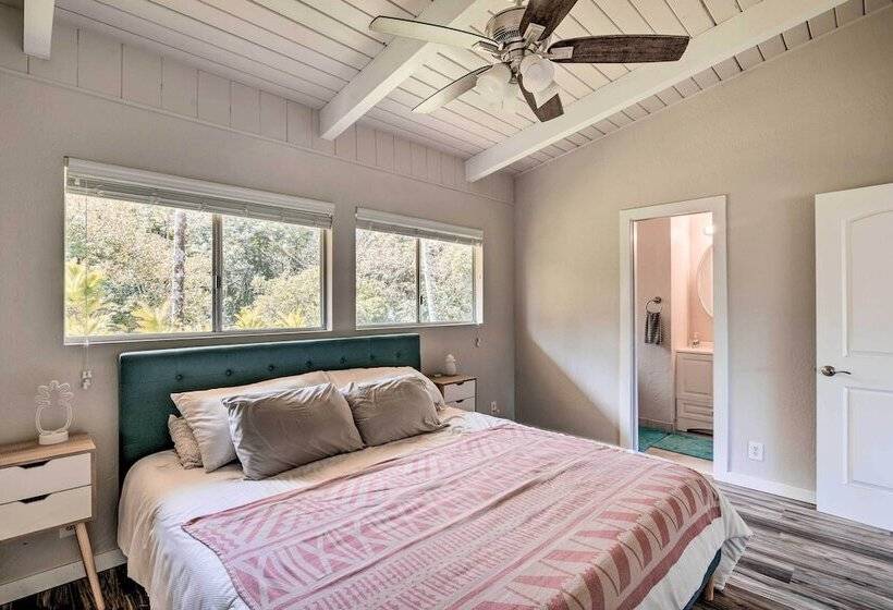 Sunny Pahoa Retreat: Snorkel, Hike & Shop!