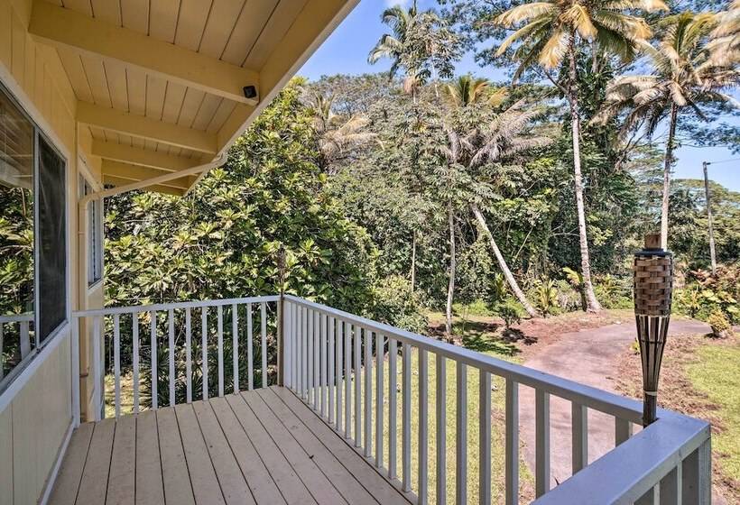 Sunny Pahoa Retreat: Snorkel, Hike & Shop!