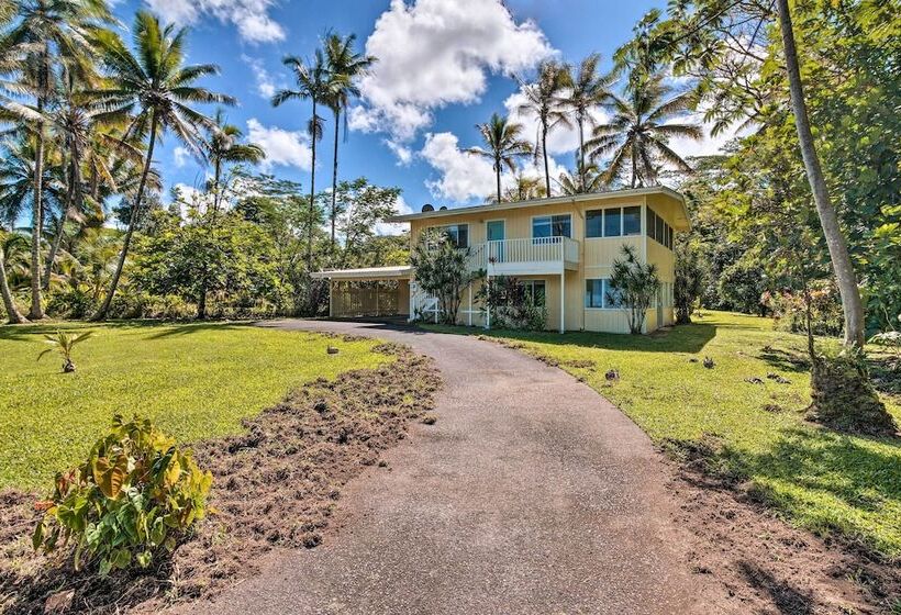 Sunny Pahoa Retreat: Snorkel, Hike & Shop!