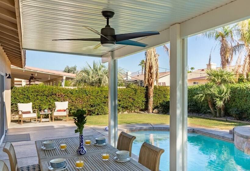 Sunny Palms By Avantstay Near Empire Polo Club