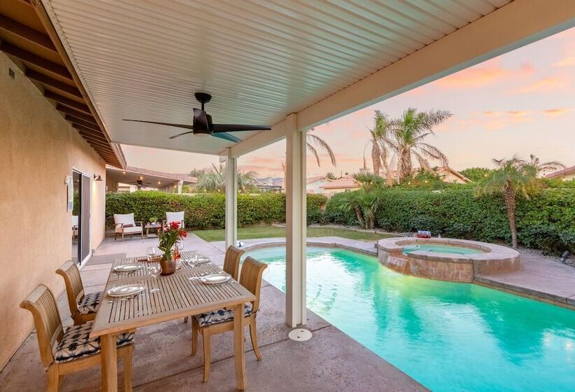 Sunny Palms By Avantstay Near Empire Polo Club