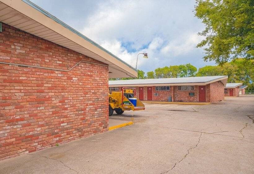 Town & Country Motel Bossier City By Oyo