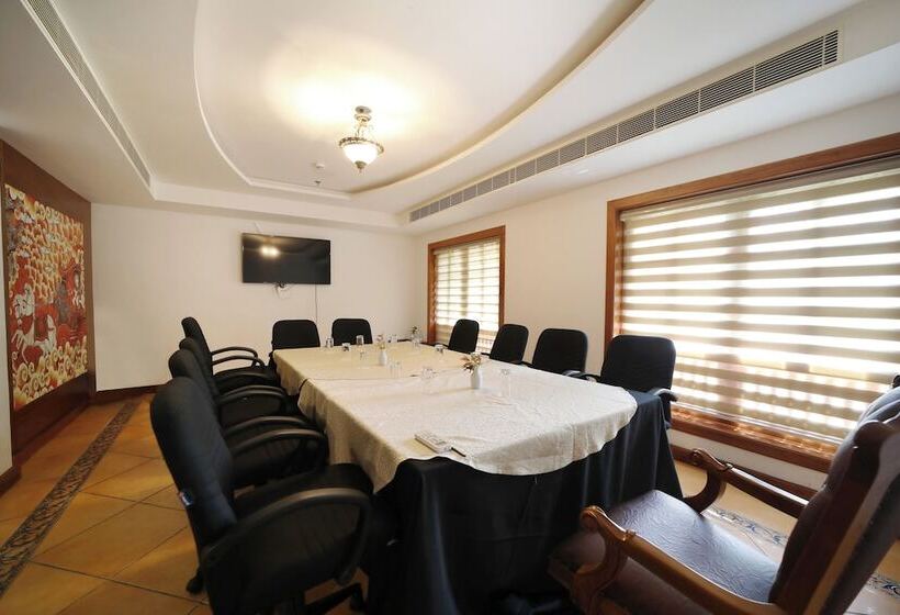 Gokulam Grand Resort & Spa