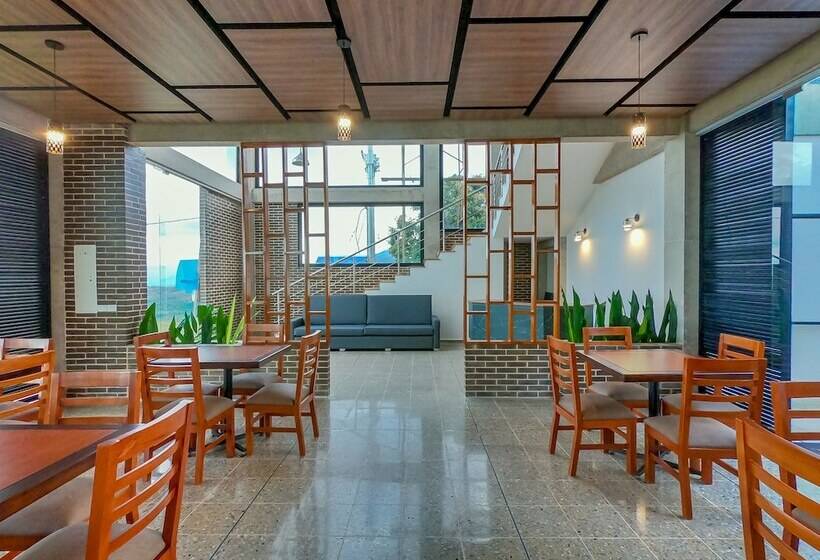 Guayupes Hotel De Aventura