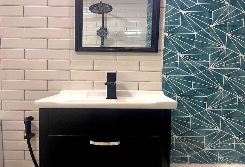 Hotelli Aalayaha Stays