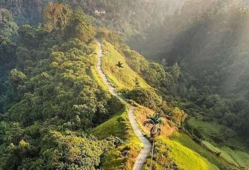 בית מלון כפרי Anandadara Ubud Resort & Spa