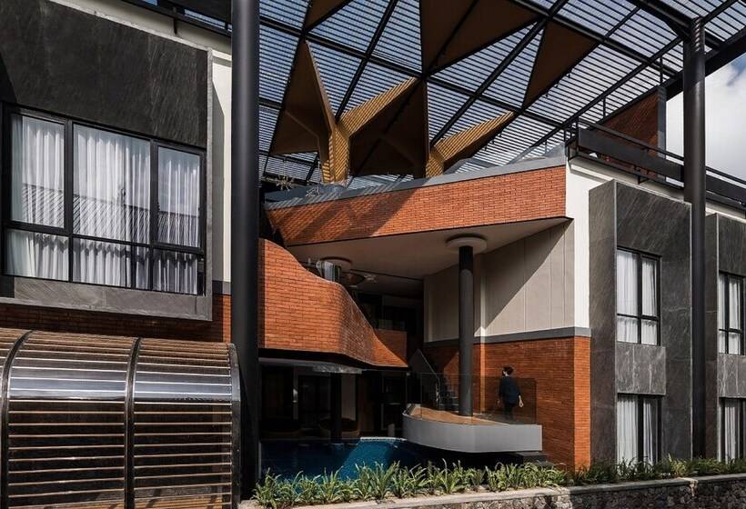 ホテル Allura Azana Resort Tawangmangu