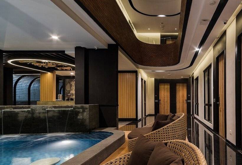 ホテル Allura Azana Resort Tawangmangu