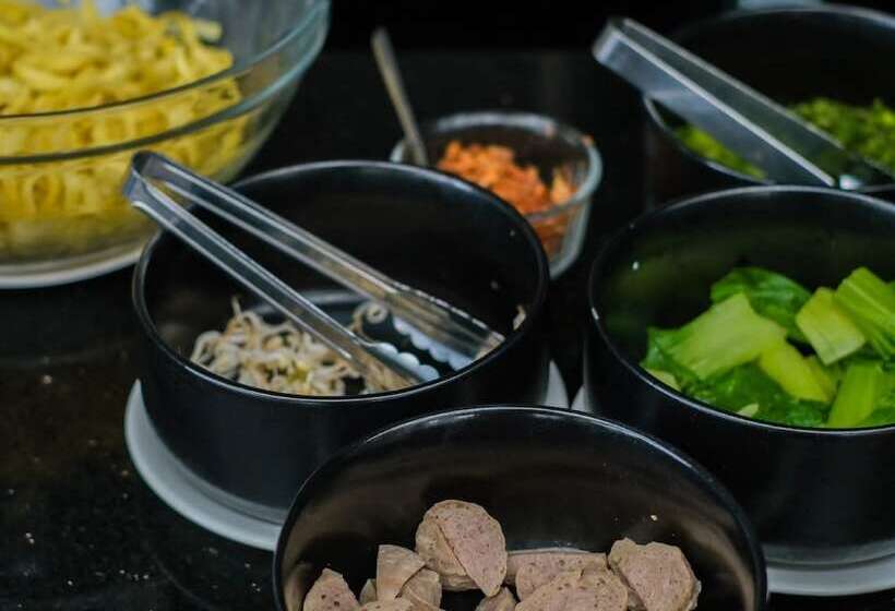 ホテル Allura Azana Resort Tawangmangu