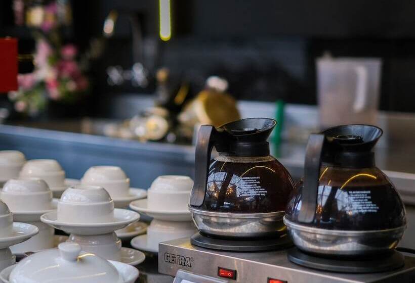 ホテル Allura Azana Resort Tawangmangu