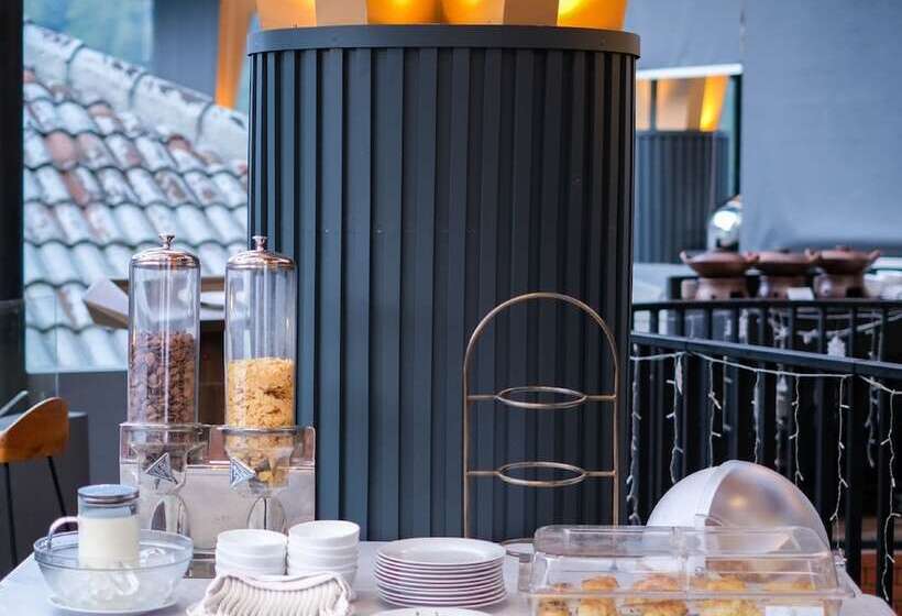 ホテル Allura Azana Resort Tawangmangu