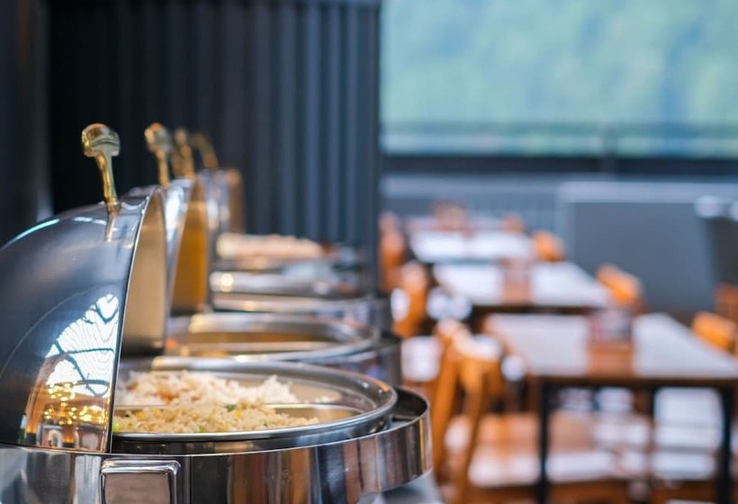 ホテル Allura Azana Resort Tawangmangu