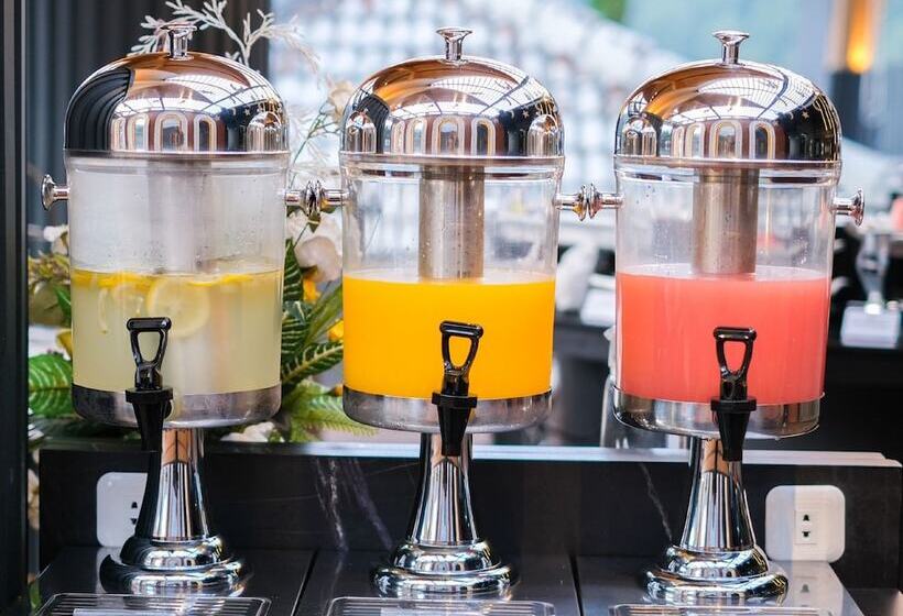 ホテル Allura Azana Resort Tawangmangu