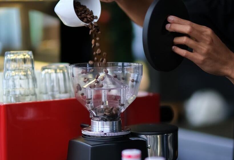 ホテル Allura Azana Resort Tawangmangu