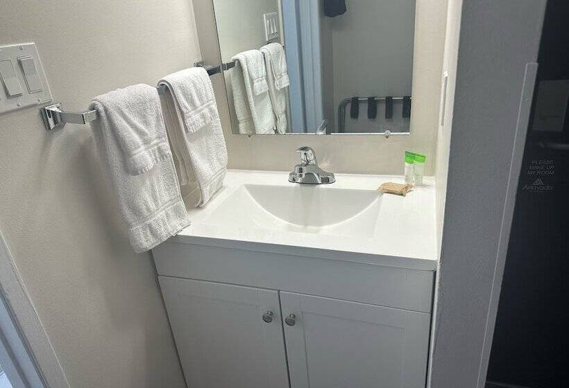 酒店 Anavada Inn & Suites Grande Prairie