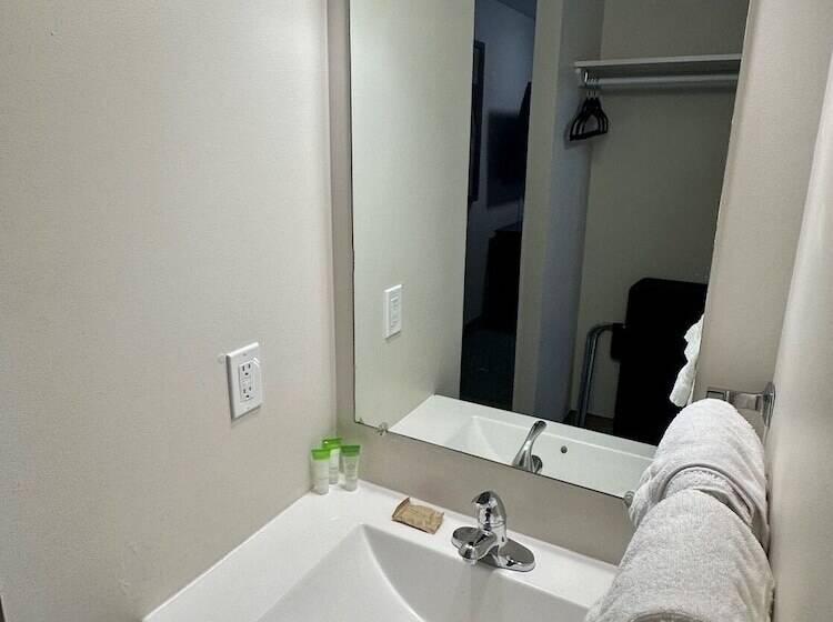 酒店 Anavada Inn & Suites Grande Prairie