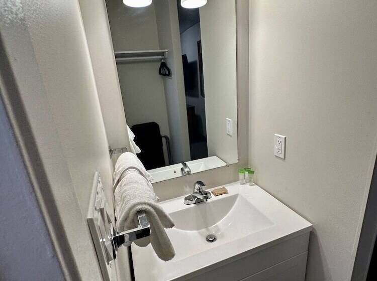 酒店 Anavada Inn & Suites Grande Prairie