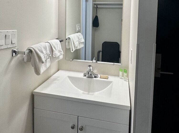 酒店 Anavada Inn & Suites Grande Prairie