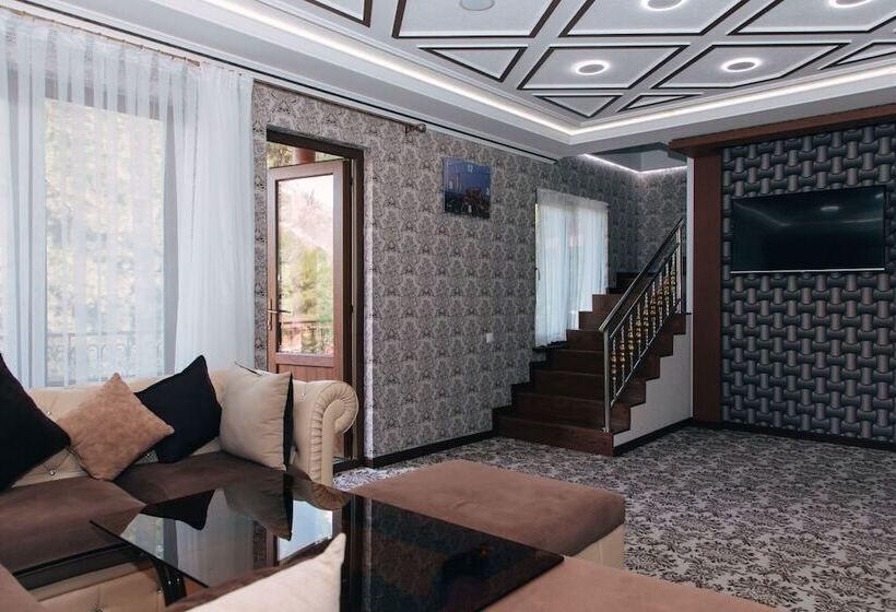 בית מלון כפרי Archazor Mountain Resort