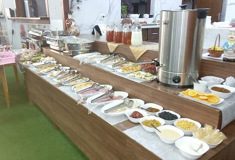 Hotel Artist Regency