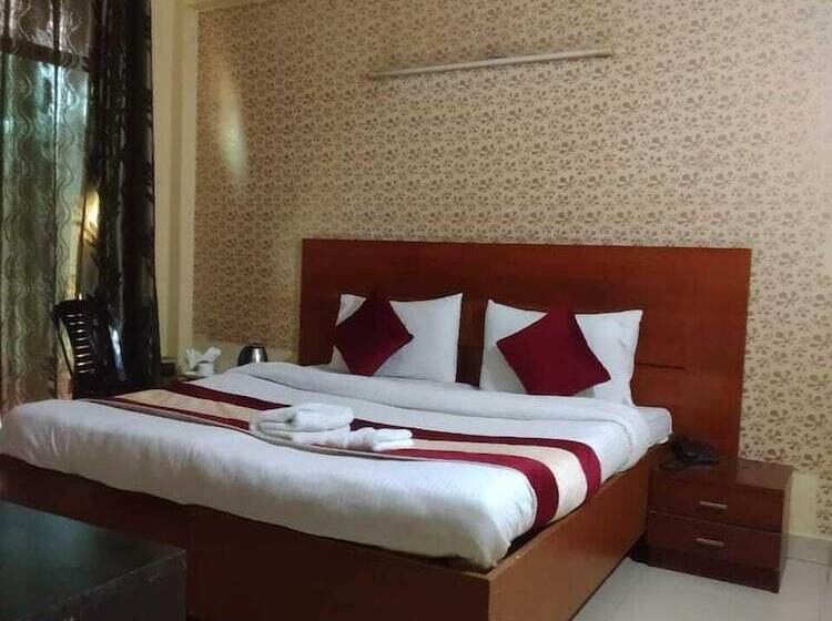 호텔 Ashvin Palace