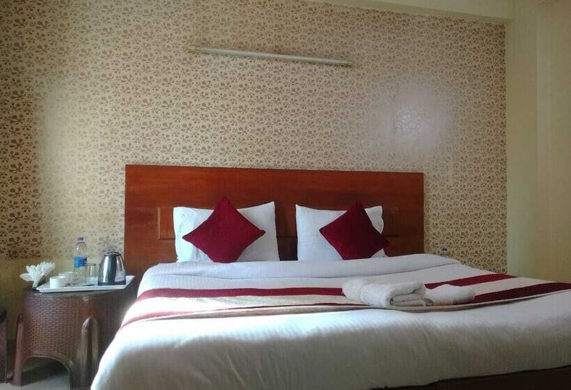 호텔 Ashvin Palace