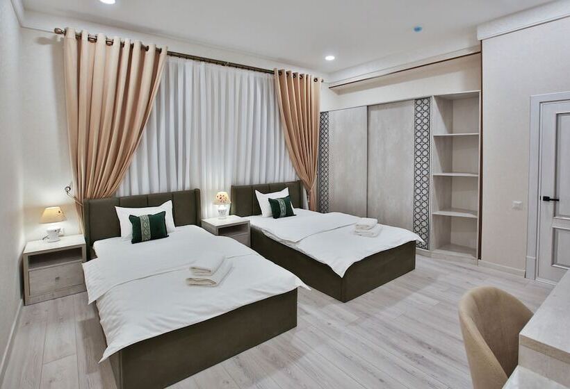 ホテル Asian Plaza