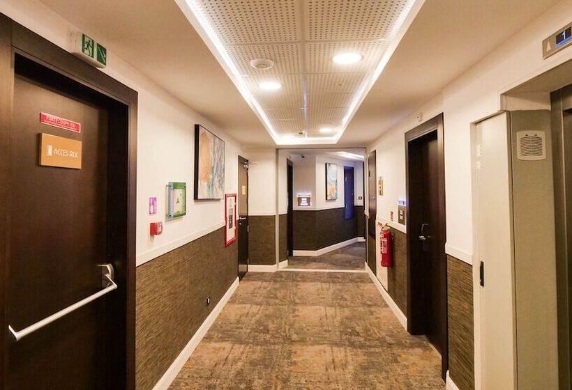 هتل Atlantis Bejaia Aéroport