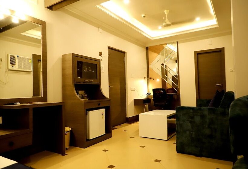 בית מלון כפרי Avenue Plaza