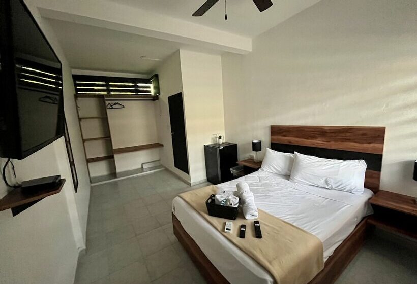 בית מלון כפרי Balam Playa   15Th. Ave