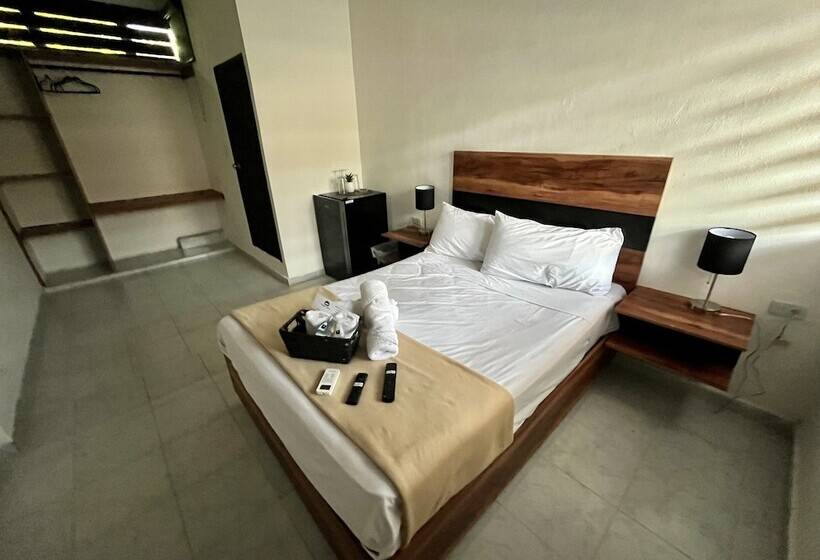 בית מלון כפרי Balam Playa   15Th. Ave