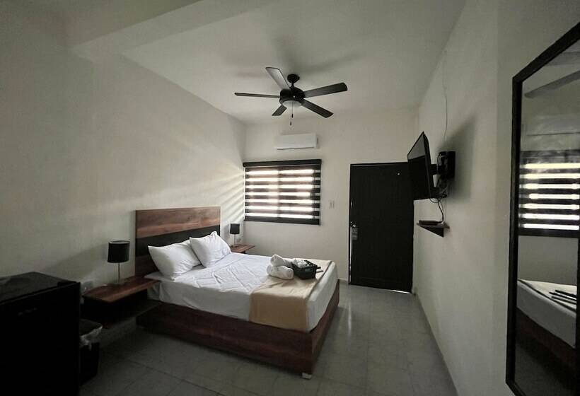 בית מלון כפרי Balam Playa   15Th. Ave