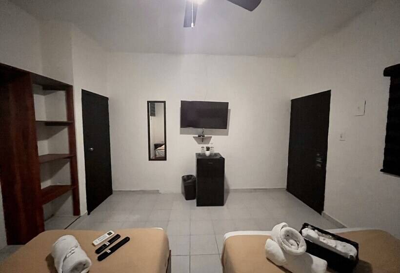 בית מלון כפרי Balam Playa   15Th. Ave