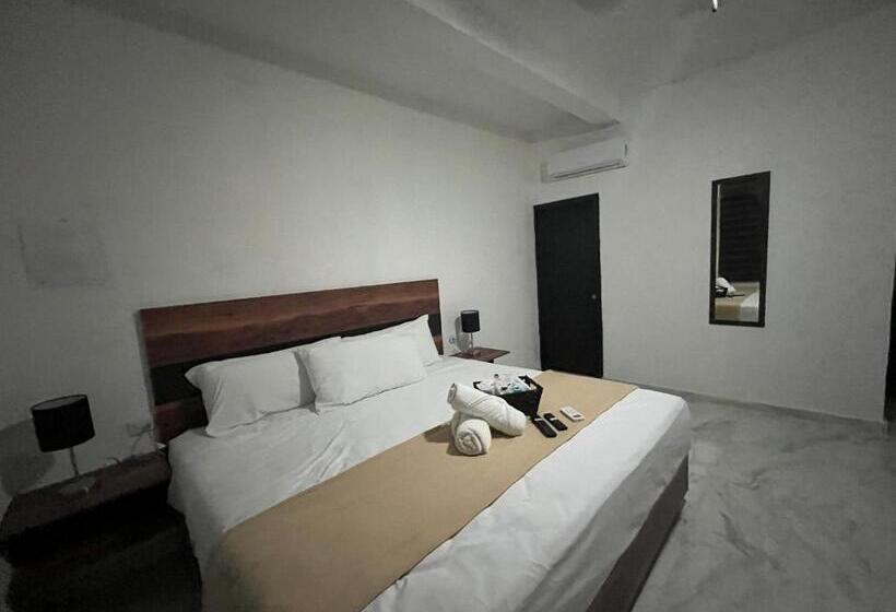 בית מלון כפרי Balam Playa   15Th. Ave