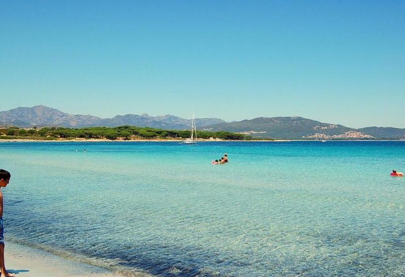 فندق Budoni Beach