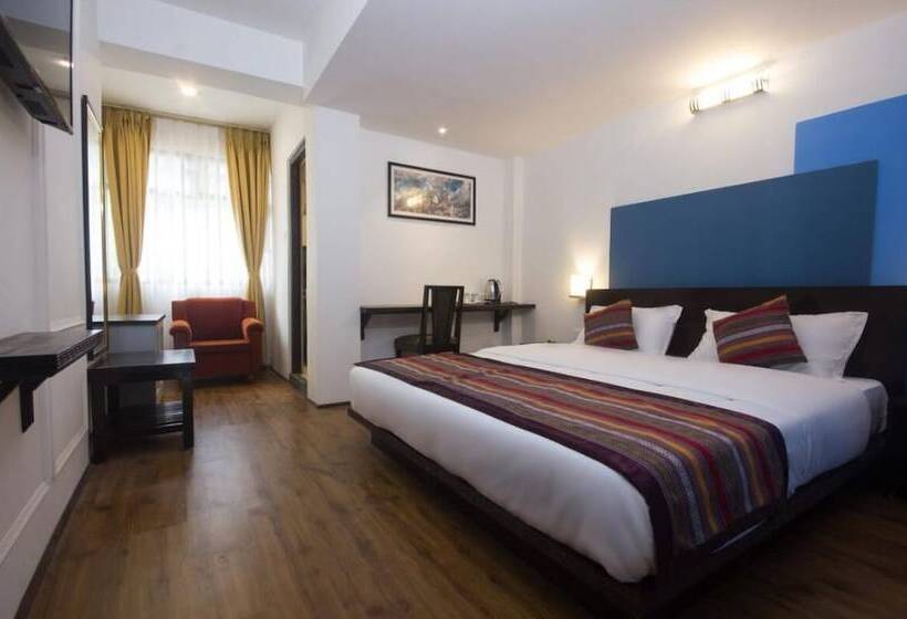 Отель Bumble Bee