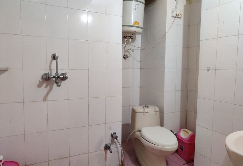 בית מלון כפרי Burans And Restaurant