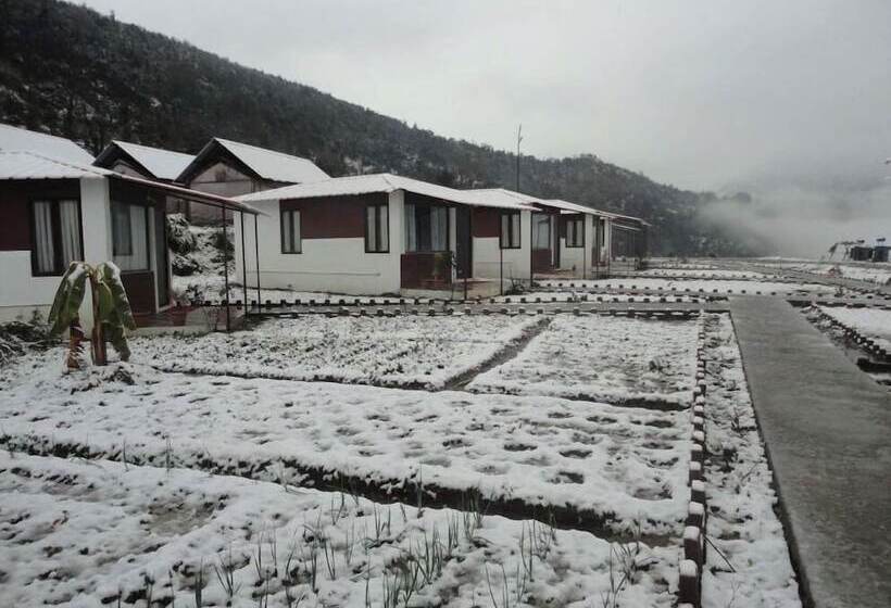 酒店 Buransh Heli Resort