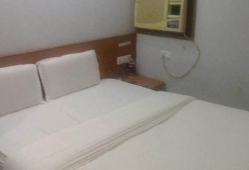 فندق Celebration