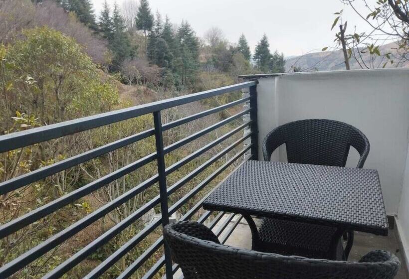 فندق Chakrata Inn Resort