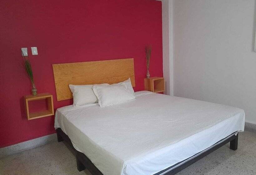 ホテル Chinelos Express