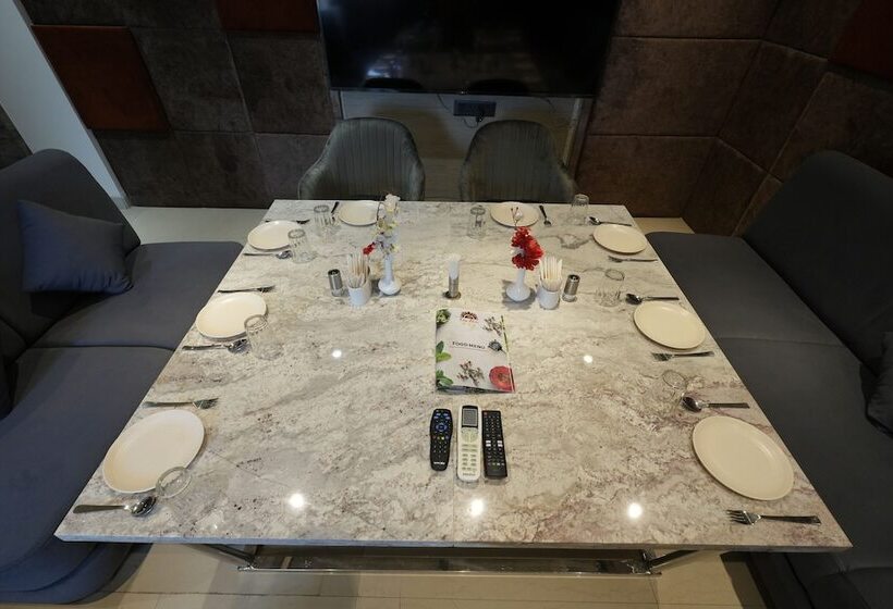 בית מלון כפרי City Symphony