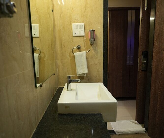 בית מלון כפרי City Symphony